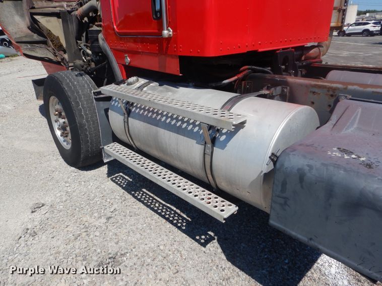 image for item GR9732 2003 Kenworth T800  truck cab and chassis