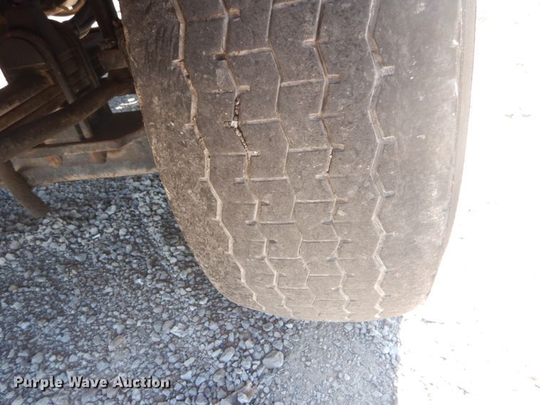 image for item GR9732 2003 Kenworth T800  truck cab and chassis