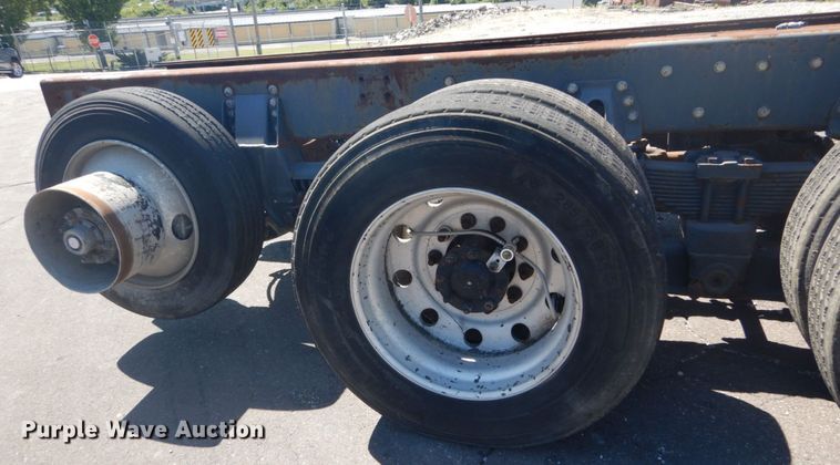 image for item GR9732 2003 Kenworth T800  truck cab and chassis