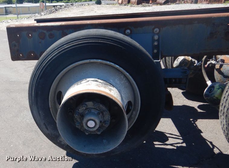 image for item GR9732 2003 Kenworth T800  truck cab and chassis