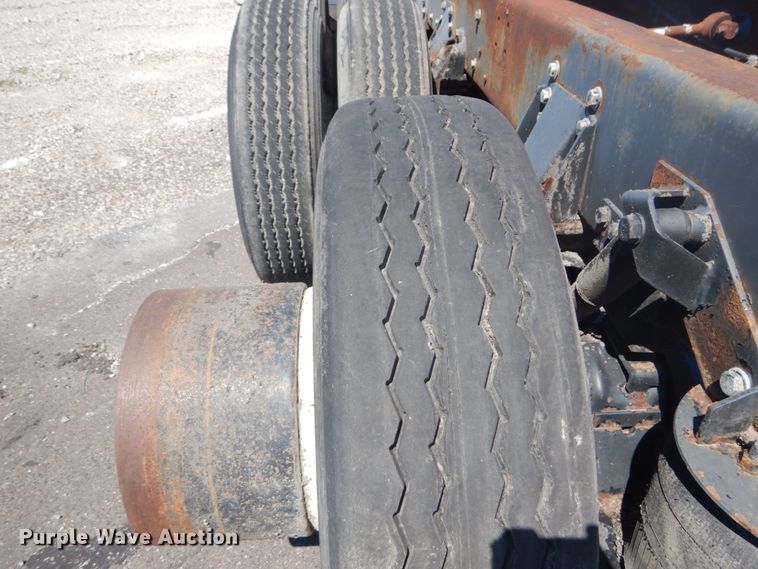 image for item GR9732 2003 Kenworth T800  truck cab and chassis