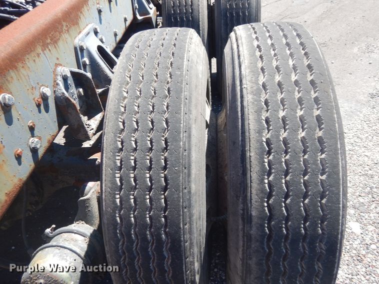 image for item GR9732 2003 Kenworth T800  truck cab and chassis