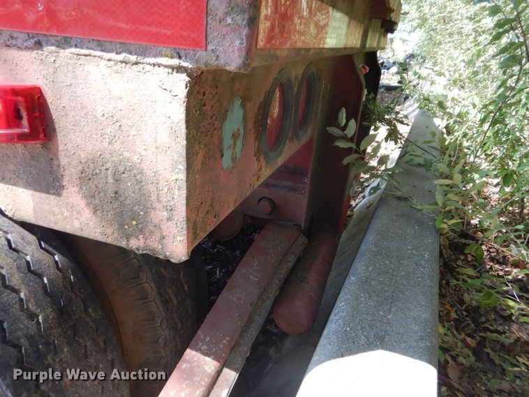 image for item GR9779 1974 Nabors flatbed trailer