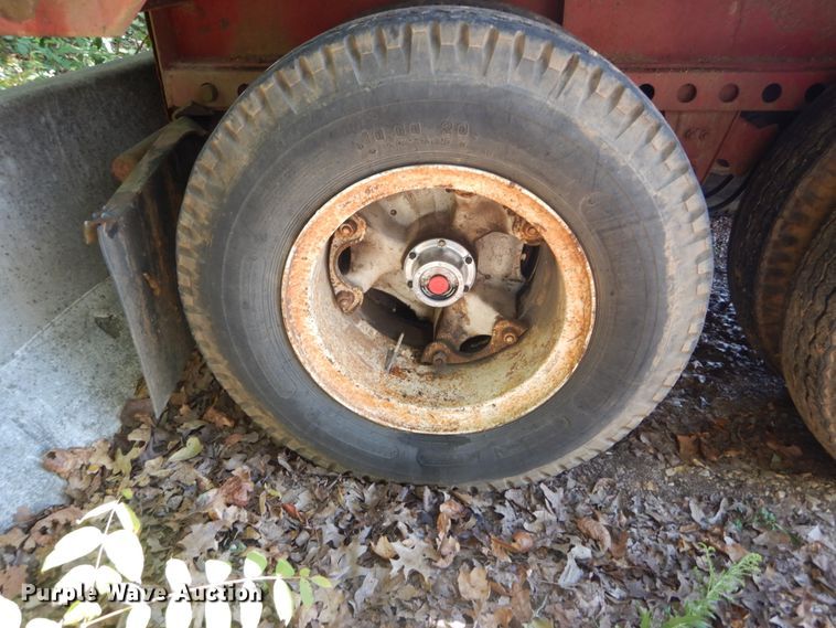 image for item GR9779 1974 Nabors flatbed trailer