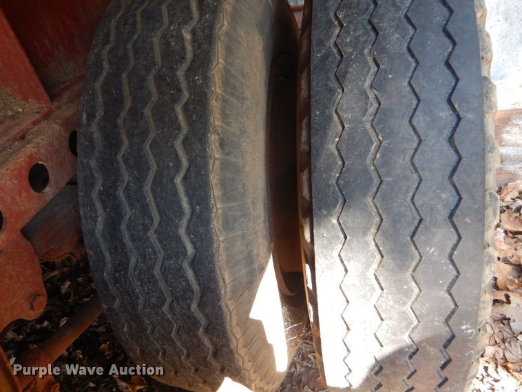 image for item GR9779 1974 Nabors flatbed trailer