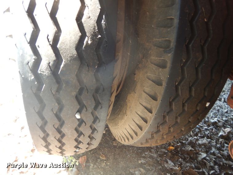 image for item GR9779 1974 Nabors flatbed trailer