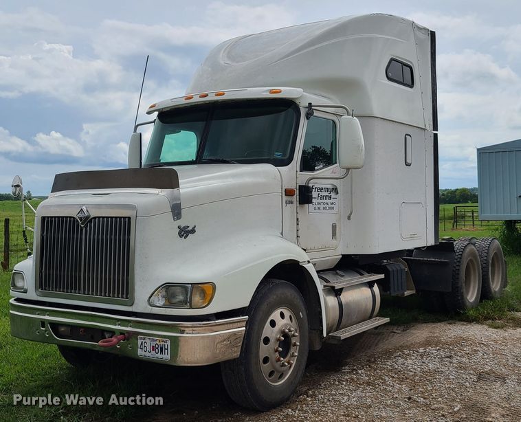 image for item GY9545 2005 International 9200i  semi truck