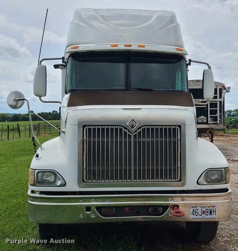 image for item GY9545 2005 International 9200i  semi truck