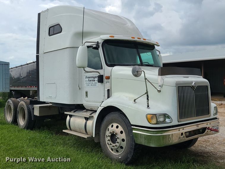 image for item GY9545 2005 International 9200i  semi truck