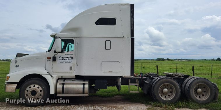 image for item GY9545 2005 International 9200i  semi truck
