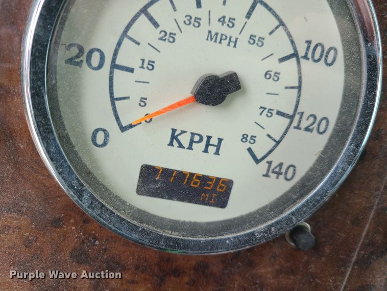 image for item GY9545 2005 International 9200i  semi truck