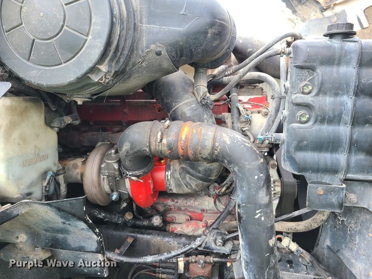 image for item GY9545 2005 International 9200i  semi truck