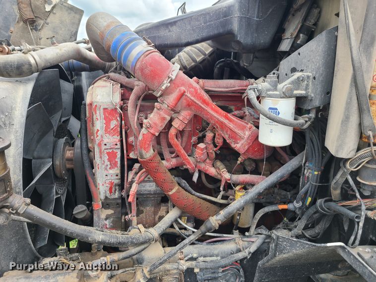 image for item GY9545 2005 International 9200i  semi truck