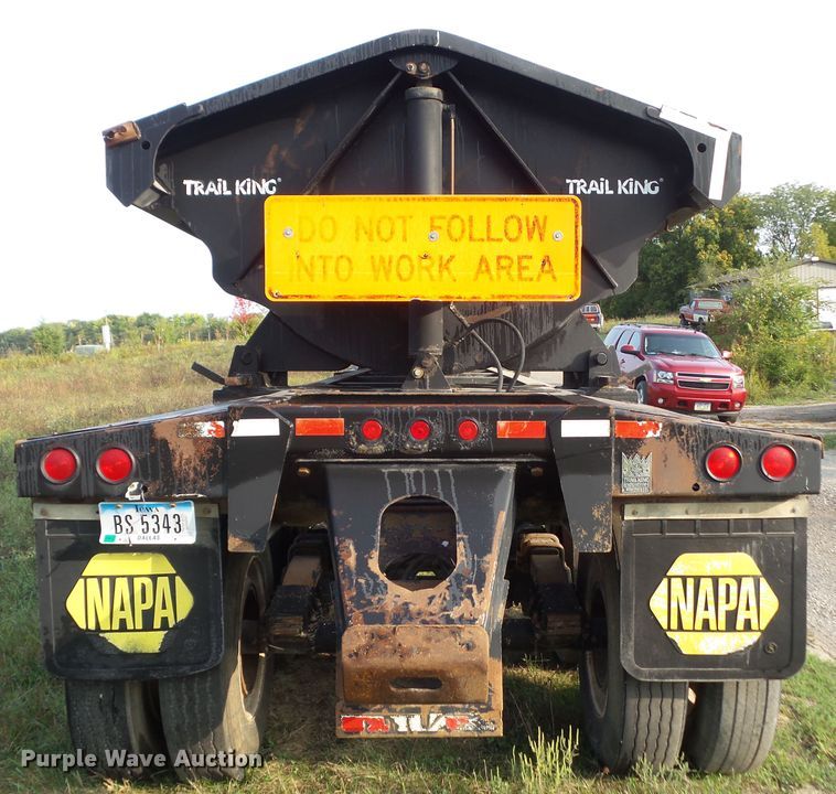 image for item HF9573 2000 Trail King TK60SSD-392 side dump trailer