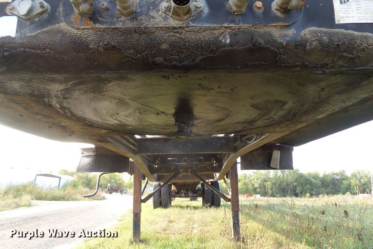 image for item HF9573 2000 Trail King TK60SSD-392 side dump trailer