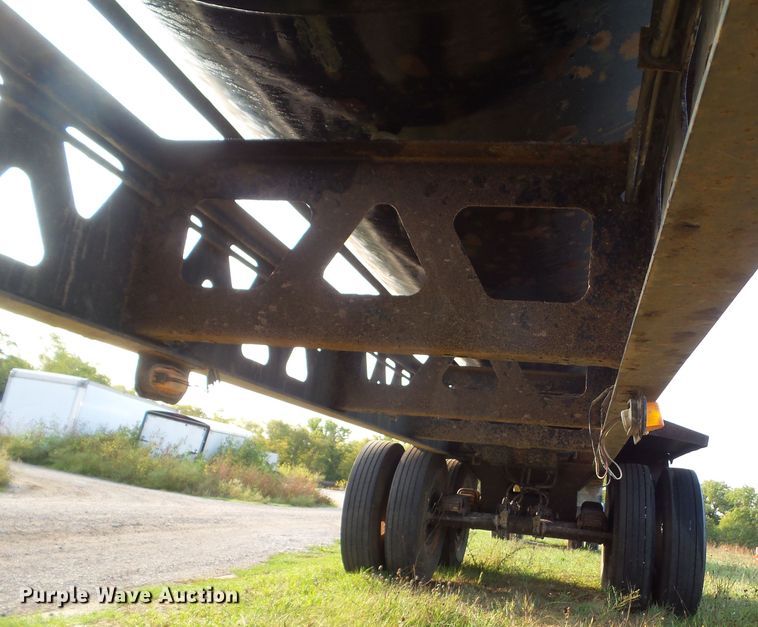 image for item HF9573 2000 Trail King TK60SSD-392 side dump trailer