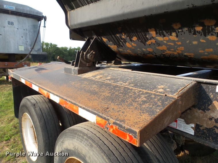 image for item HF9573 2000 Trail King TK60SSD-392 side dump trailer