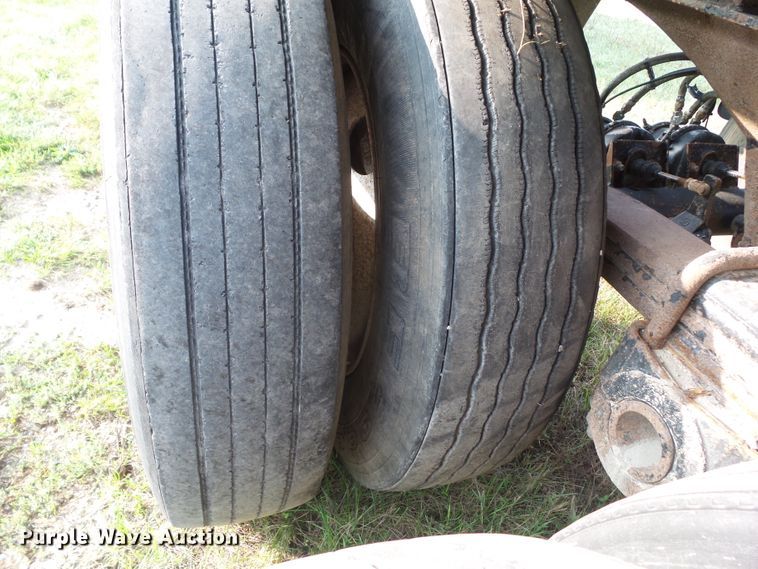 image for item HF9573 2000 Trail King TK60SSD-392 side dump trailer