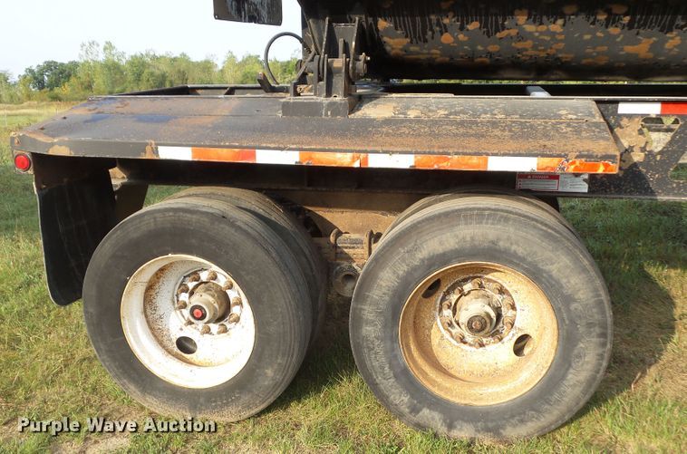 image for item HF9573 2000 Trail King TK60SSD-392 side dump trailer