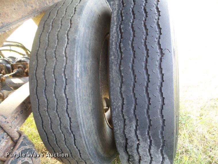 image for item HF9573 2000 Trail King TK60SSD-392 side dump trailer