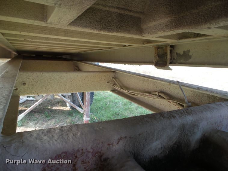 image for item HF9574 1996 Benson end dump trailer