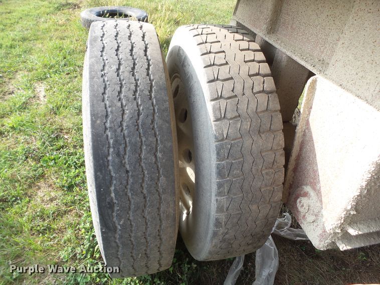 image for item HF9574 1996 Benson end dump trailer