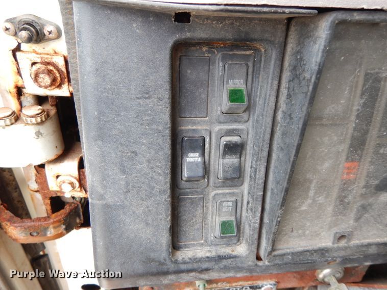 image for item HJ9640 1997 International 8100  truck cab and chassis