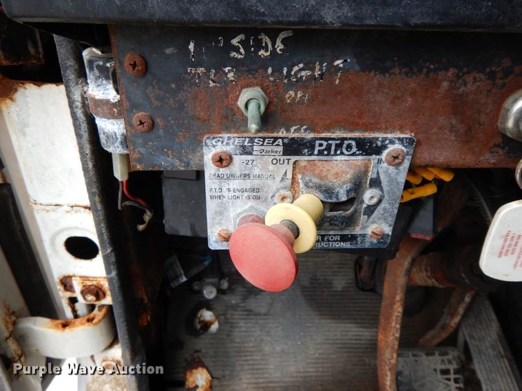 image for item HJ9640 1997 International 8100  truck cab and chassis