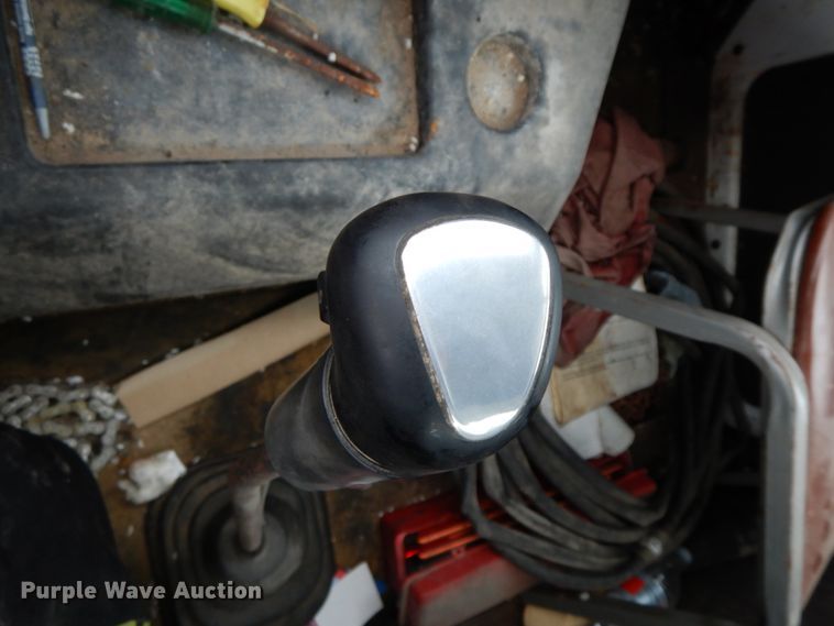 image for item HJ9640 1997 International 8100  truck cab and chassis