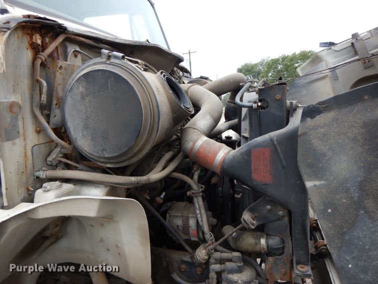 image for item HJ9640 1997 International 8100  truck cab and chassis