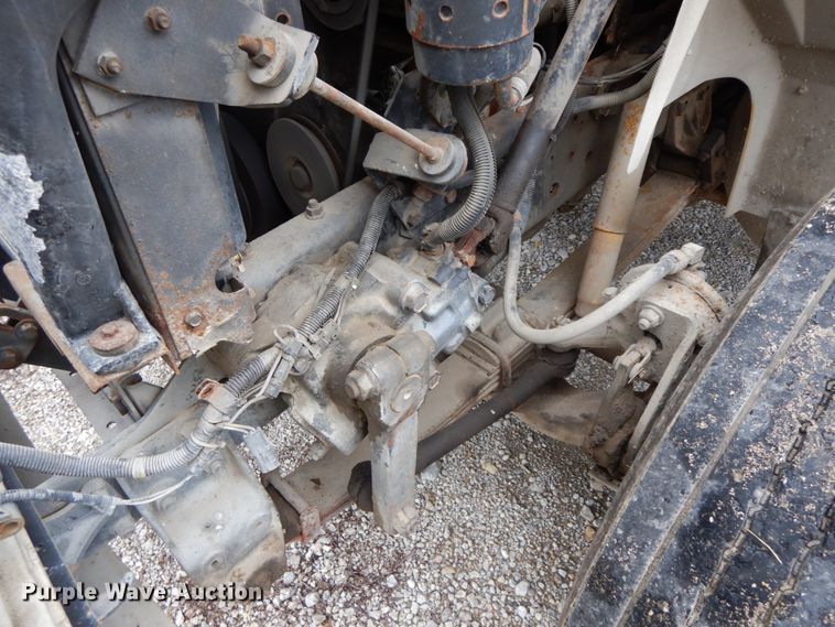 image for item HJ9640 1997 International 8100  truck cab and chassis