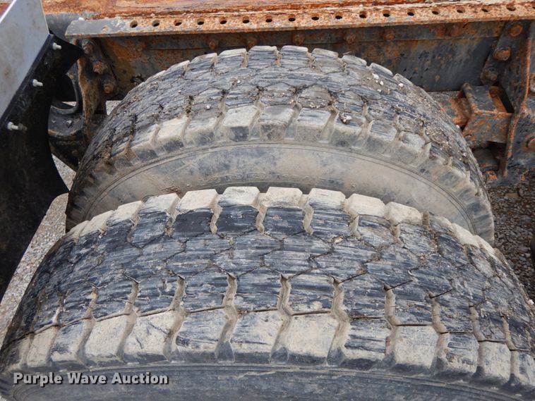 image for item HJ9640 1997 International 8100  truck cab and chassis