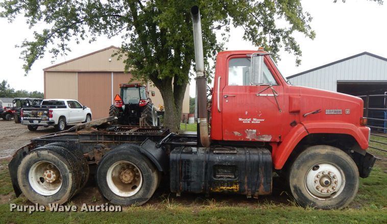 image for item HJ9642 1983 GMC Brigadier  semi truck