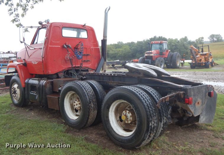 image for item HJ9642 1983 GMC Brigadier  semi truck