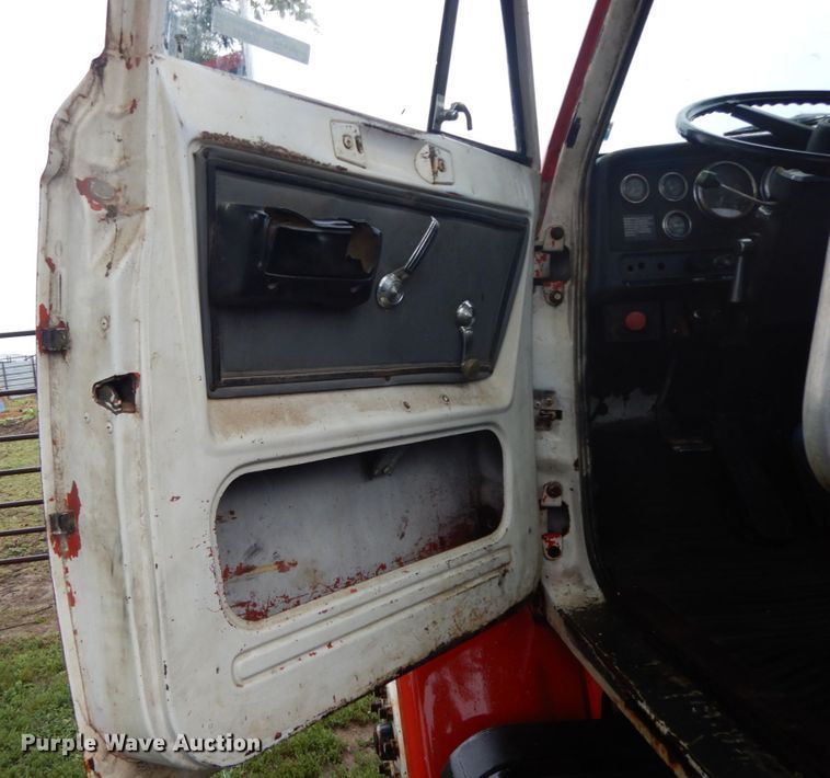 image for item HJ9642 1983 GMC Brigadier  semi truck