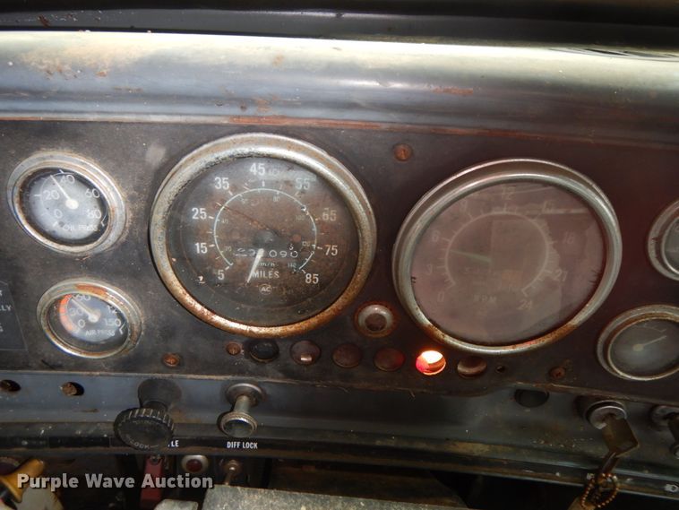 image for item HJ9642 1983 GMC Brigadier  semi truck