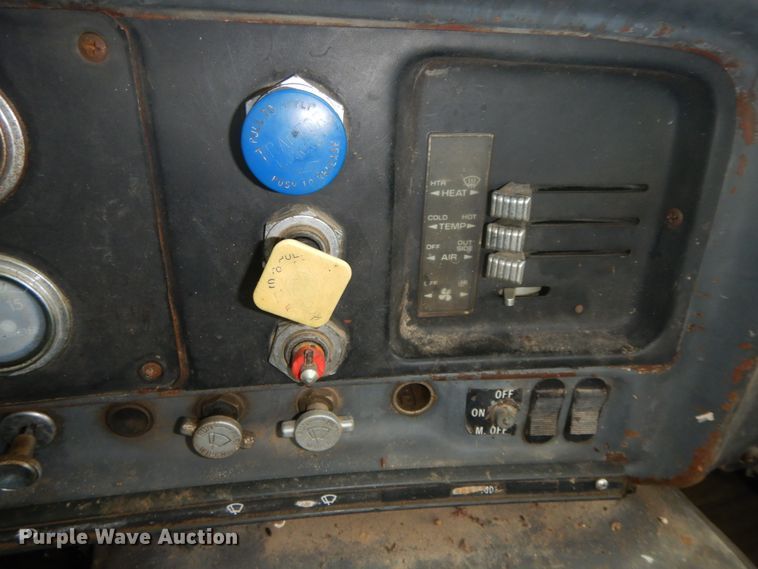 image for item HJ9642 1983 GMC Brigadier  semi truck