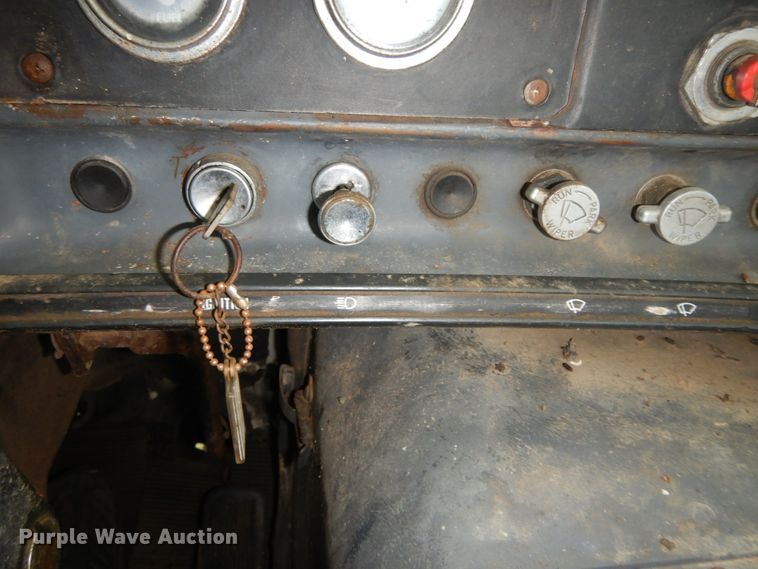 image for item HJ9642 1983 GMC Brigadier  semi truck