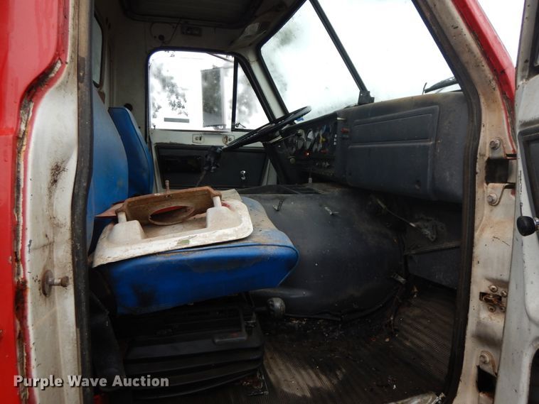 image for item HJ9642 1983 GMC Brigadier  semi truck