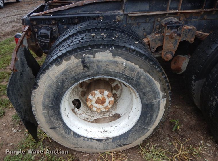 image for item HJ9642 1983 GMC Brigadier  semi truck