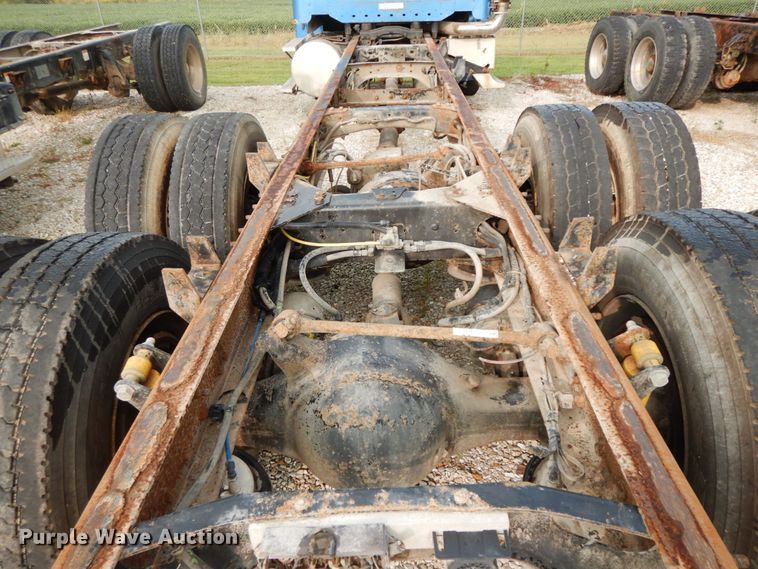 image for item HJ9663 2007 Freightliner Columbia  truck cab and chassis