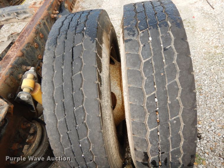 image for item HJ9663 2007 Freightliner Columbia  truck cab and chassis