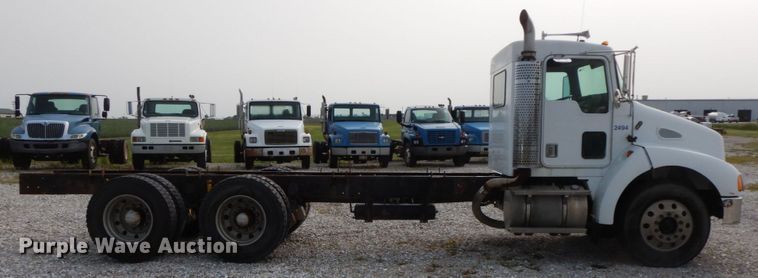 image for item HJ9664 2001 Kenworth T300  truck cab and chassis