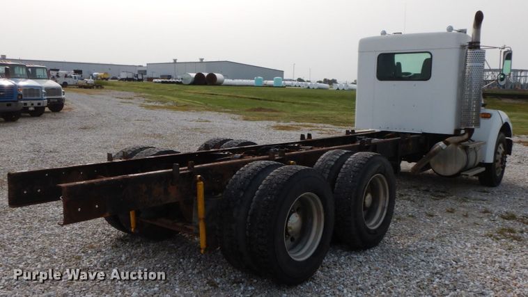 image for item HJ9664 2001 Kenworth T300  truck cab and chassis