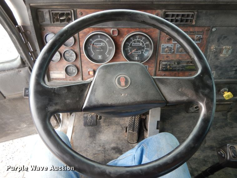 image for item HJ9664 2001 Kenworth T300  truck cab and chassis