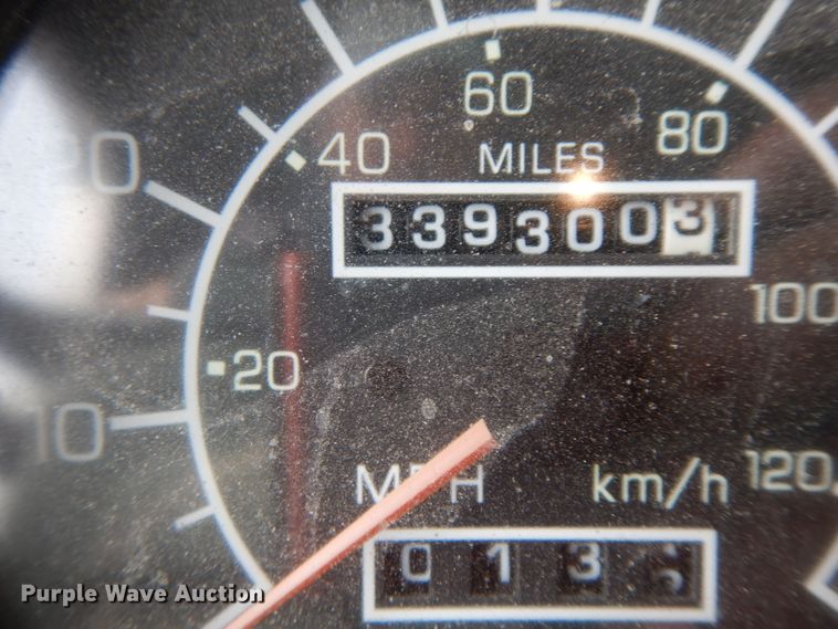 image for item HJ9664 2001 Kenworth T300  truck cab and chassis