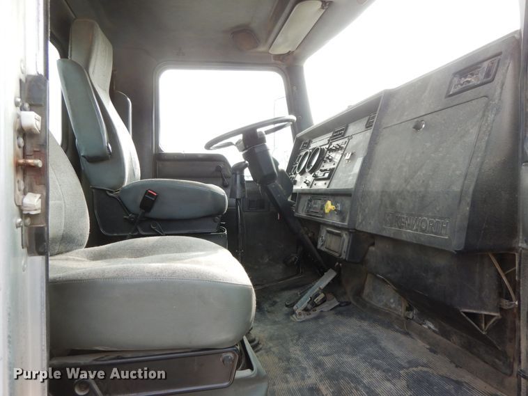 image for item HJ9664 2001 Kenworth T300  truck cab and chassis