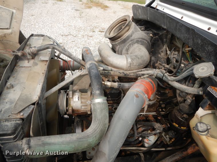 image for item HJ9664 2001 Kenworth T300  truck cab and chassis