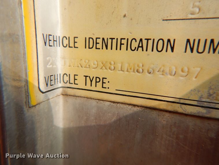 image for item HJ9664 2001 Kenworth T300  truck cab and chassis