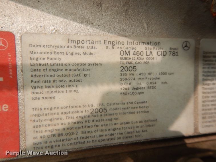 image for item HJ9665 2006 Freightliner Columbia  truck cab and chassis